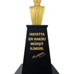 Atatürk Büstü (70cm Alüminyum)+ Kaide (120cm)+ Alt Tabla Lise Modeli