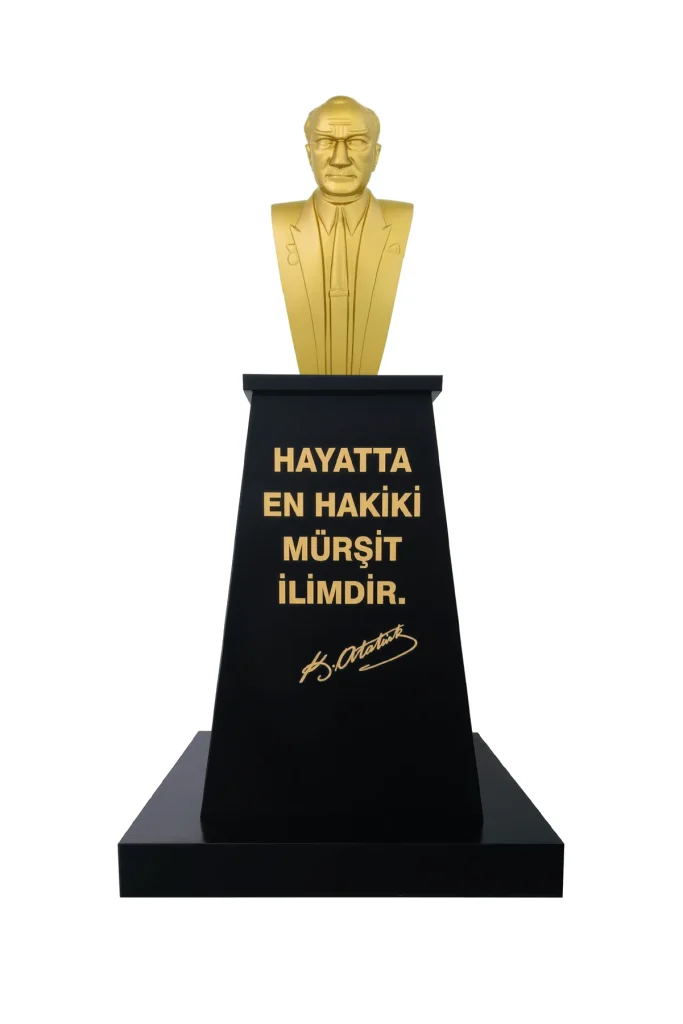 ataturk bustu 70cm fiber kaide 120cm alt tabla lise model
